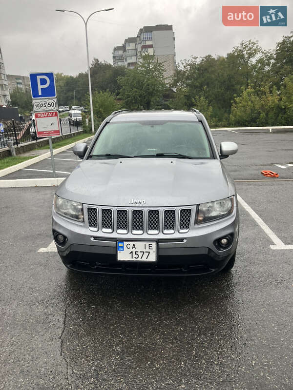 Внедорожник / Кроссовер Jeep Compass 2016 в 