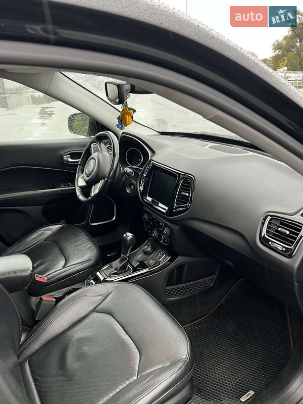 Внедорожник / Кроссовер Jeep Compass 2017 в Черновцах