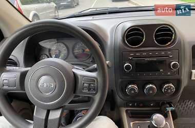 Внедорожник / Кроссовер Jeep Compass 2015 в 