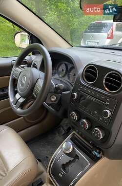 Внедорожник / Кроссовер Jeep Compass 2015 в 