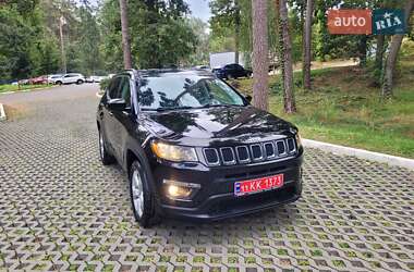 Внедорожник / Кроссовер Jeep Compass 2018 в 