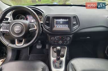Внедорожник / Кроссовер Jeep Compass 2018 в 