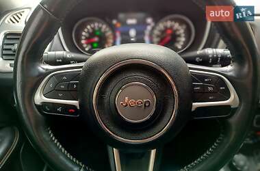 Внедорожник / Кроссовер Jeep Compass 2018 в 