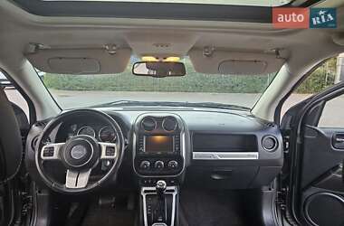 Внедорожник / Кроссовер Jeep Compass 2013 в 
