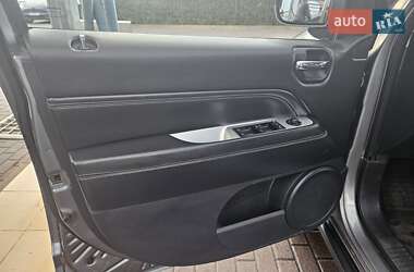 Внедорожник / Кроссовер Jeep Compass 2013 в 