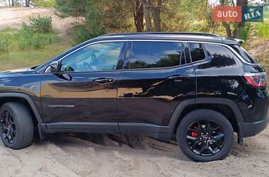 Внедорожник / Кроссовер Jeep Compass 2017 в 