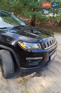 Внедорожник / Кроссовер Jeep Compass 2017 в 
