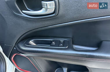 Внедорожник / Кроссовер Jeep Compass 2019 в 