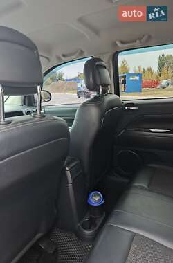 Внедорожник / Кроссовер Jeep Compass 2015 в 