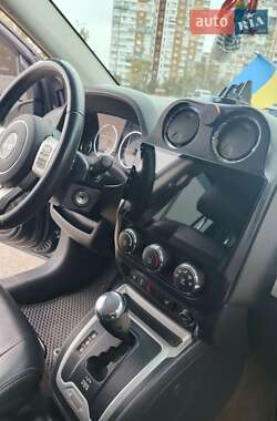 Внедорожник / Кроссовер Jeep Compass 2015 в 