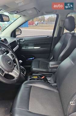 Внедорожник / Кроссовер Jeep Compass 2015 в 