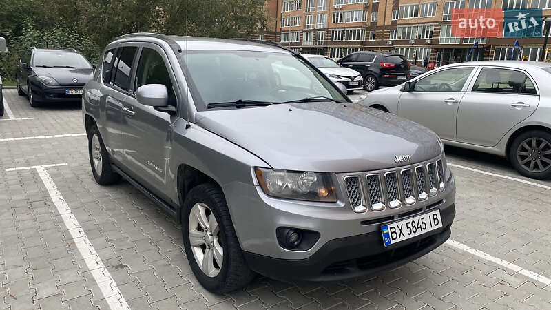 Внедорожник / Кроссовер Jeep Compass 2014 в 
