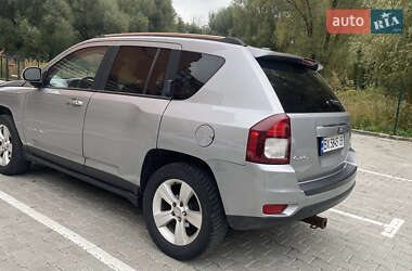 Внедорожник / Кроссовер Jeep Compass 2014 в 