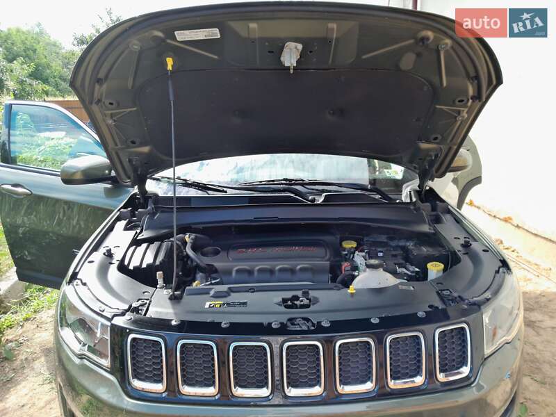 Позашляховик / Кросовер Jeep Compass 2017 в Чернівцях