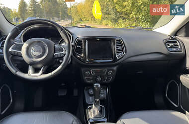 Внедорожник / Кроссовер Jeep Compass 2017 в 