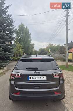 Внедорожник / Кроссовер Jeep Compass 2018 в 