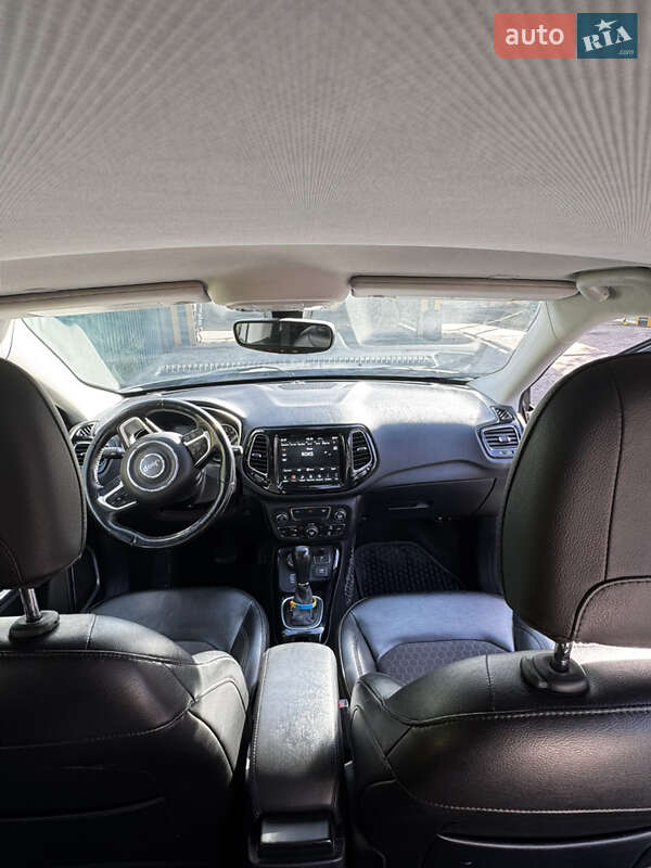 Внедорожник / Кроссовер Jeep Compass 2018 в Змиеве