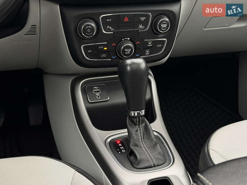 Внедорожник / Кроссовер Jeep Compass 2020 в Киеве