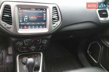 Внедорожник / Кроссовер Jeep Compass 2017 в 