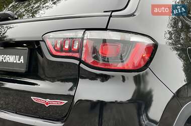 Внедорожник / Кроссовер Jeep Compass 2018 в 