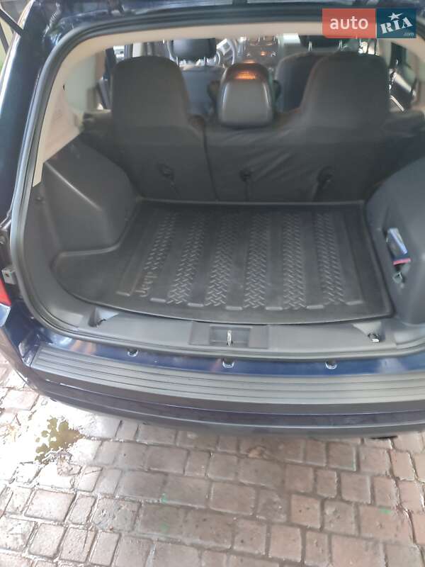 Внедорожник / Кроссовер Jeep Compass 2012 в Гадяче