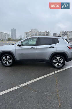 Внедорожник / Кроссовер Jeep Compass 2018 в 