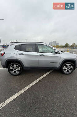 Внедорожник / Кроссовер Jeep Compass 2018 в 