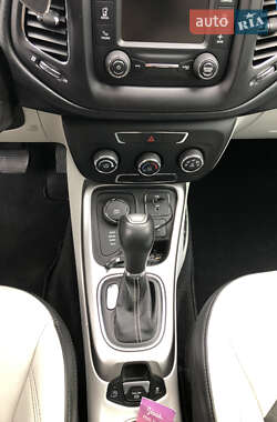 Внедорожник / Кроссовер Jeep Compass 2017 в 