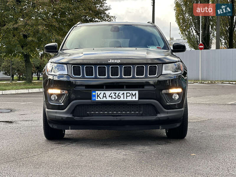 Внедорожник / Кроссовер Jeep Compass 2017 в Киеве