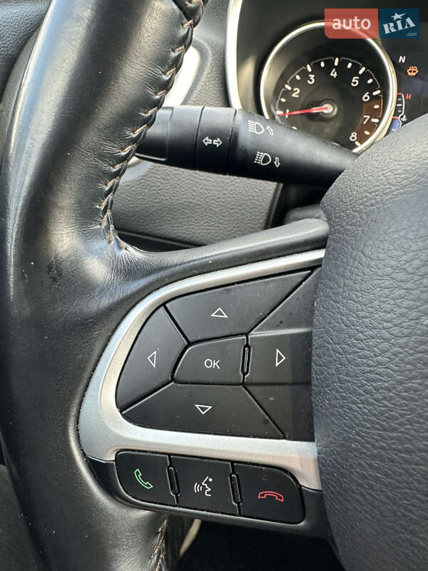 Внедорожник / Кроссовер Jeep Compass 2017 в Киеве
