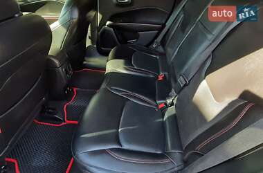 Внедорожник / Кроссовер Jeep Compass 2017 в 