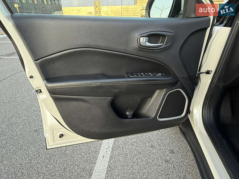 Позашляховик / Кросовер Jeep Compass 2017 в Києві фото 16 Позашляховик / Кросовер Jeep Compass 2017 в Києві