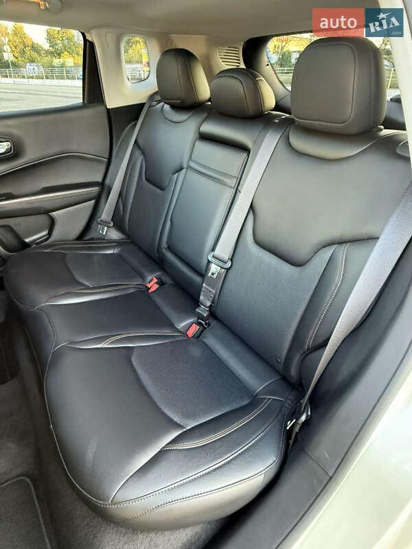 Позашляховик / Кросовер Jeep Compass 2017 в Києві фото 33 Позашляховик / Кросовер Jeep Compass 2017 в Києві