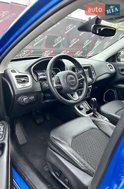 Внедорожник / Кроссовер Jeep Compass 2018 в 