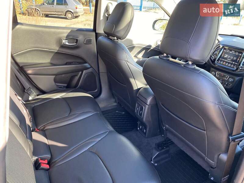 Внедорожник / Кроссовер Jeep Compass 2017 в Киеве