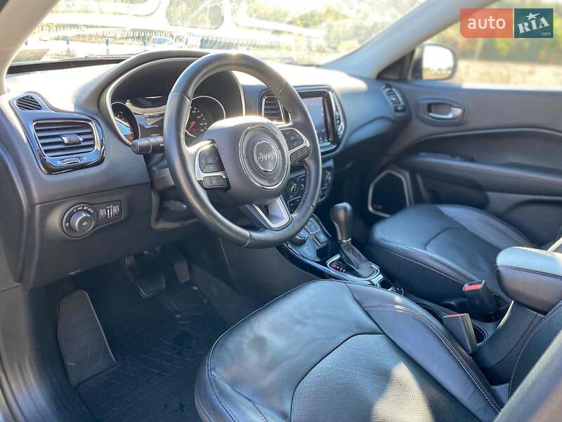 Внедорожник / Кроссовер Jeep Compass 2017 в Киеве