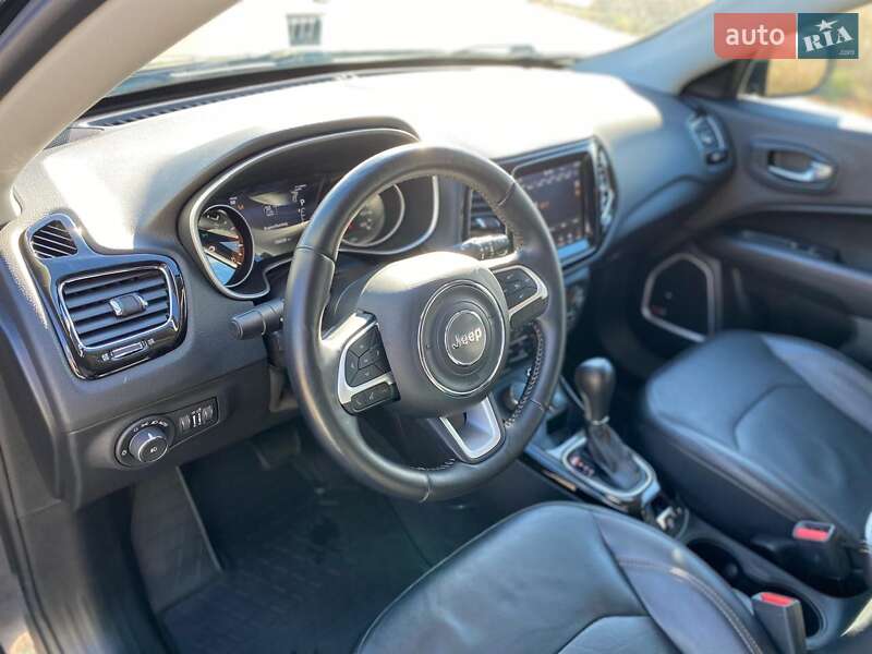 Внедорожник / Кроссовер Jeep Compass 2017 в Киеве