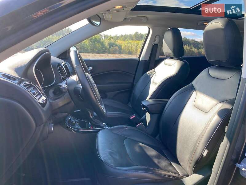 Внедорожник / Кроссовер Jeep Compass 2017 в Киеве