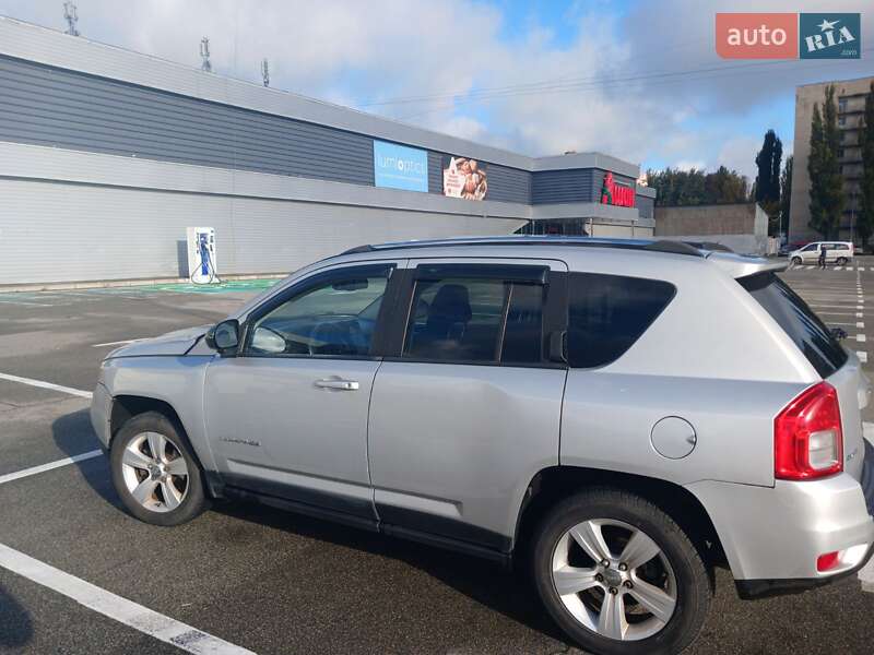 Внедорожник / Кроссовер Jeep Compass 2012 в Киеве