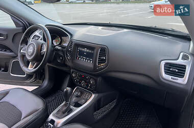 Внедорожник / Кроссовер Jeep Compass 2018 в 