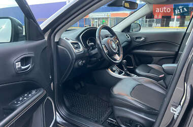 Внедорожник / Кроссовер Jeep Compass 2018 в 