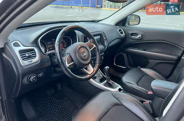 Внедорожник / Кроссовер Jeep Compass 2018 в 