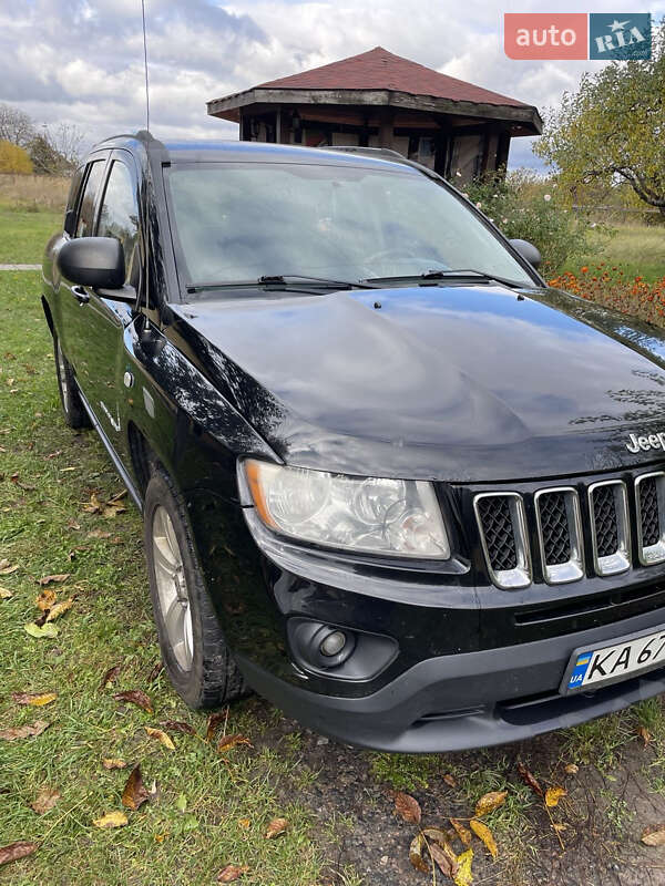 Внедорожник / Кроссовер Jeep Compass 2012 в 