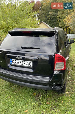 Внедорожник / Кроссовер Jeep Compass 2012 в 