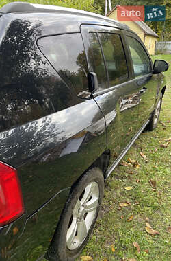Внедорожник / Кроссовер Jeep Compass 2012 в 