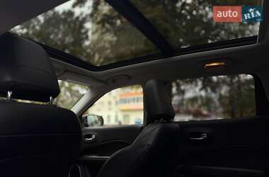 Внедорожник / Кроссовер Jeep Compass 2017 в 