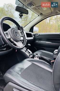 Внедорожник / Кроссовер Jeep Compass 2015 в 