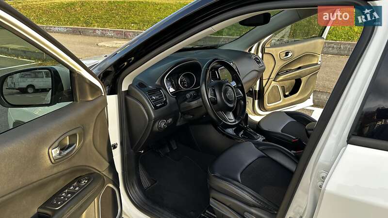 Внедорожник / Кроссовер Jeep Compass 2020 в Киеве
