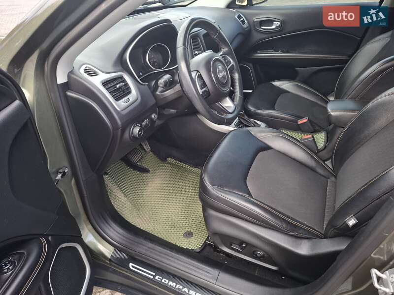 Позашляховик / Кросовер Jeep Compass 2017 в Чернівцях
