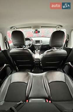 Внедорожник / Кроссовер Jeep Compass 2020 в 